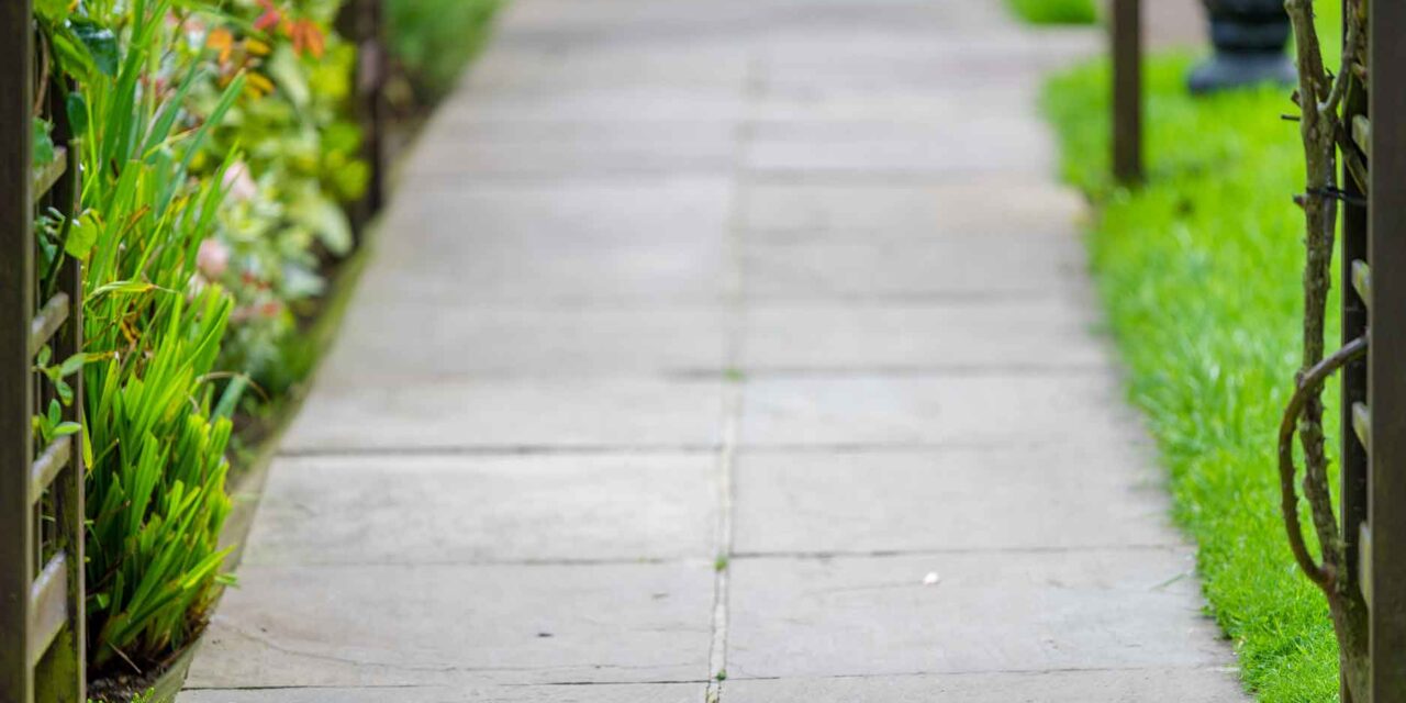 How To Lay Block Paving For Gardens & Driveways